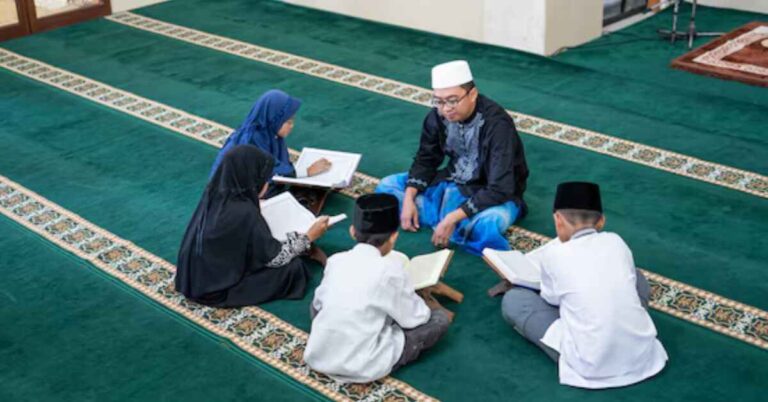 Co-Curricular Activities at Anjuman Madrassa Arabia Naveedia Usmania Madina-Tul-Uloom